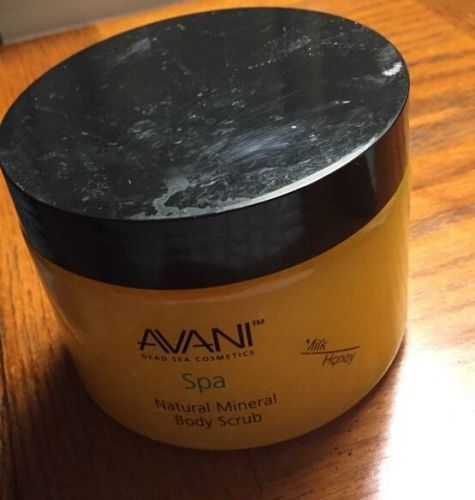 Avani Spa Natural Mineral Body Scrub Dead Sea Cosmetics Milk &amp; Honey 14.08 OZ