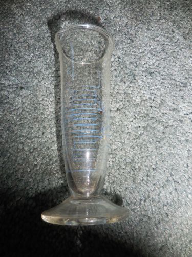3 1/2&#034; High, 1&#034; Diameter Glass Beaker w/ Spout and Gradation Marks