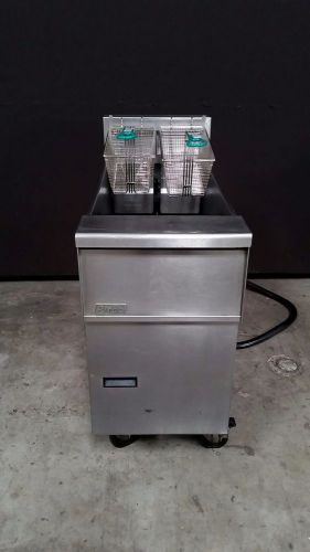 Pitco se148x 40lb electric fryer with new baskets for sale