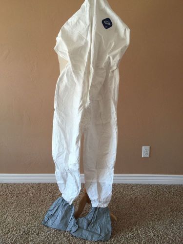 Tyvek Protective Coveralls size Large  Lot of 8
