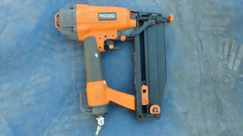 Ridgid R250SRF Nail Gun