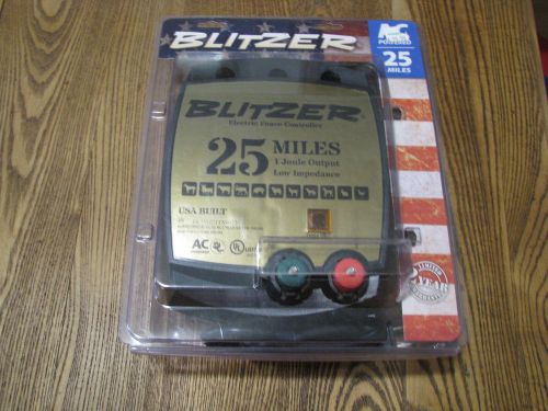 Blitzer electric fence controller 25 miles Low Impedance with insulators