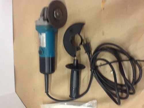 (MA4) Makita 9527NB 4-1/2 in. Angle Grinder