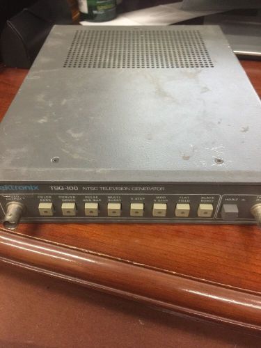 Vintage TEKTRONIX  TSG-100 NTSC Television Generator