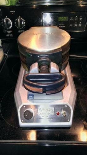 Used Waring (WWD200) - 60 Waffles/Hr Double Traditional Waffle Maker