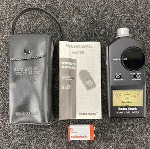 Analog Realistic/Radio Shack 33-2050 Sound Level Meter With Carry Case &amp; Manual