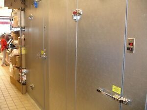 NORLAKE 4&#039; X 8&#039; X 8&#039;.6&#034;Ht.  SELF CONTAINED WALK IN COOLER/FREEZER COMBO W/FLOOR