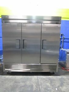 TRUE T-72-HC 3 DOOR STAINLESS STEEL REACH IN REFRIGERATOR COOLER
