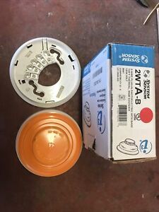2-WIRE SMOKE DETECTOR 2WT-B SYSTEM SENSOR PLUG-IN PHOTOELECTRIC WITH BASE “NEW”