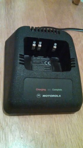 Motorola Model RPX4747A Chargers With OEM Power Supplie 2580162R01
