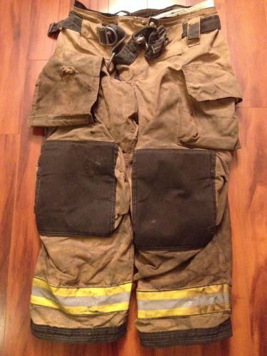 Firefighter PBI Bunker/Turn Out Gear Globe G Xtreme 38Wx30L 10&#039; W/Rescue Harness
