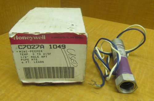 Honeywell UV Sensor C7027A 1049  Temp:  0 To 215°F  1/2&#034; Male NPT  6Ft. Lead