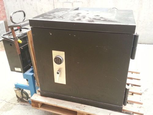Commercial Bank Style Depository Safe 26&#034; x 36&#034; x 35&#034;