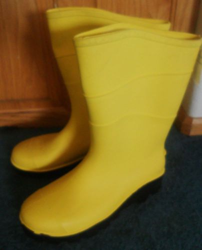 HEARTLAND 44250-08 Yellow Rubber PVC Non-Steel Toed Boots Size 8