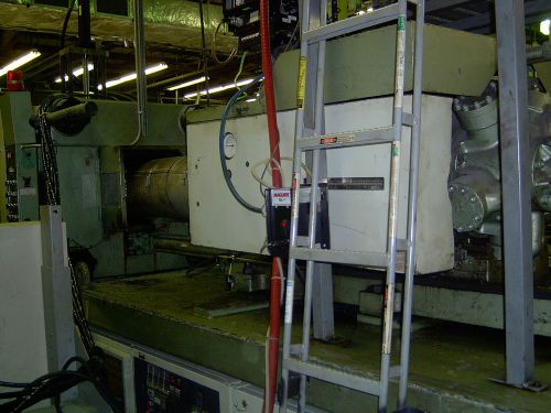 1991 Nissei 500 Ton Injection Molding Machine