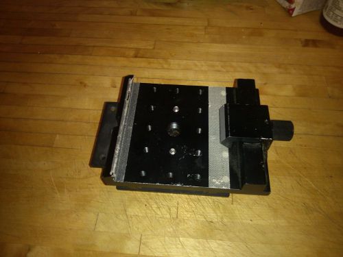 MELLES GRIOT  Jack Vertical Positioner with mounting plate, in Great Condition