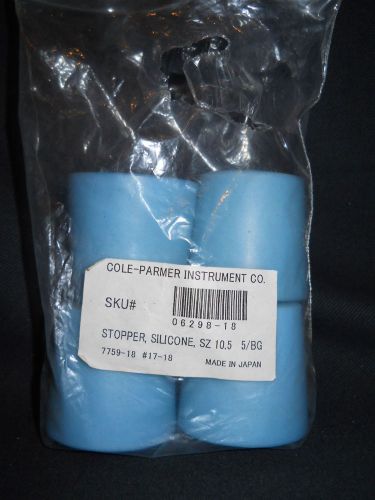Bag of (4) Cole Parmer 10.5 Blue Silicone Stoppers, Japanese Size 17-18