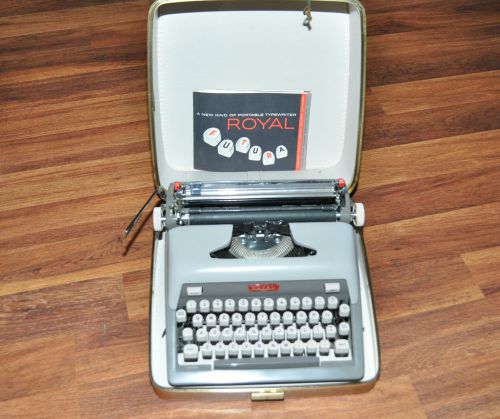 Vintage Grey Royal Futura 800 beautiful typewriter carrying case manual