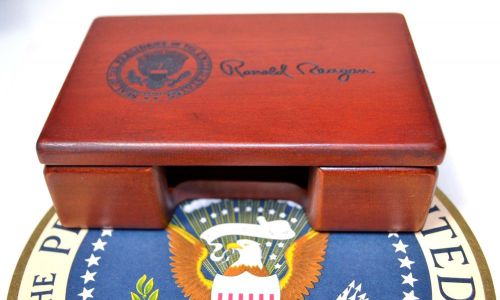REAGAN PRESIDENTIAL DESK-TOP BUSINESS CARD HOLDER~WHITE HOUSE ISSUE~ROSEWOOD