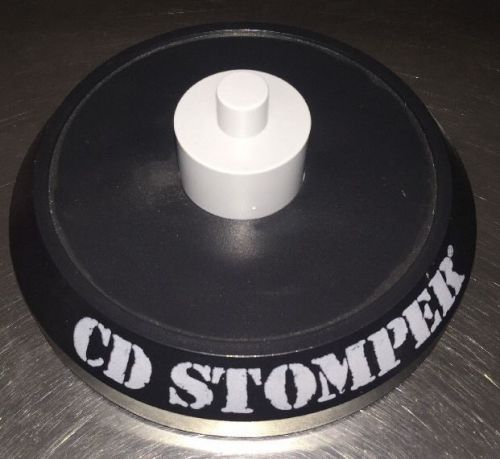 Avery CD Stomper CD/DVD Label Applicator With Software and Labels