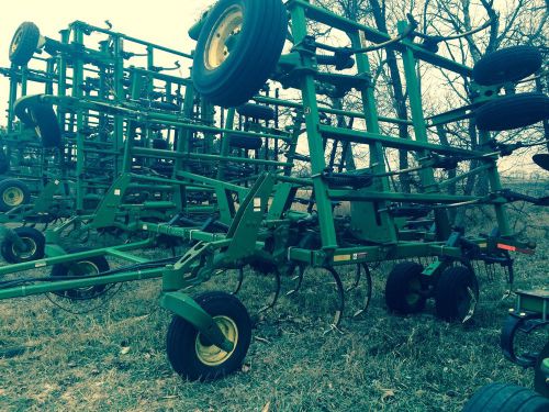 John Deere 2410 30 Ft Chisel, Very Nice