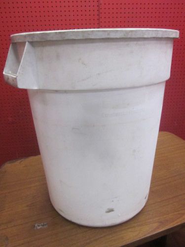 RUBBERMAID 32 GAL WHITE SALAD WASH PREP BIN - MUST SELL! SEND ANY ANY OFFER!