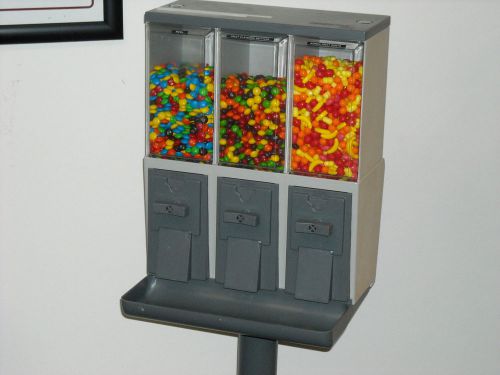 2 NEW VENDSTAR 3000 - Triple head bulk candy machines