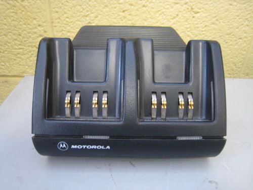 Motorola Visar Dual Shoe Battery Charger AA16742 NTN7510A NTN7510B NTN7150C Used