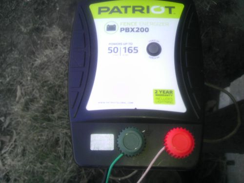 PATRIOT PBX200 ELECTRIC FENCE CHARGER ENERGIZER -50MILE/165ACRE BATTERY POWERED