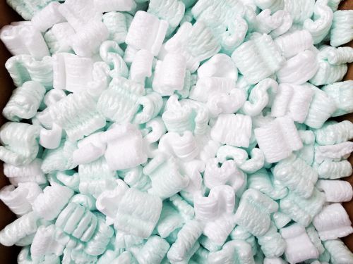Lightweight shipping/packing styrofoam noodles/peanuts (5.5 x 11 x 11.5 box) for sale