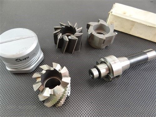 Nice r8 shell end mill milling arbor 1&#034; shaft w/ 3 shell milling cutters for sale