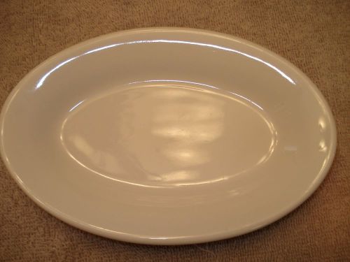 Tuxton 08 Oval Dish / Small Platter 7&#034; x 5&#034; x 1.25&#034; Deep White Eggshell Quality