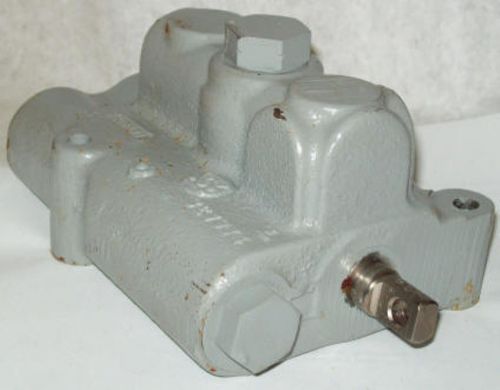Vickers mobile directional control valve cmd12p20d10 for sale
