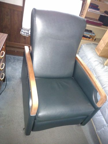 KI Flex Recliner Medical Chair