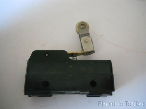 New microswitch spdt 15a roller lever limit switch, bz-2rw826 for sale