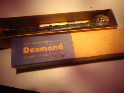 Desmond dressing wheel with box