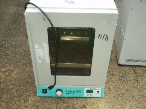 Labnet 211D Incubator