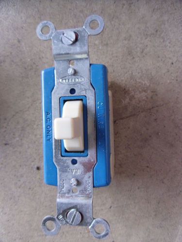 NEW - Hubbell HBL1556 Momentary AC Switch Single Pole Double Throw 15A 120-277V