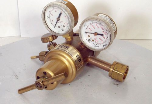 Harris® 9296 CGA E-4 - Carbon Dioxide Multi-Stage general-purpose Regulator