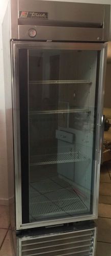 TRUE T-23FG SINGLE DOOR UPRIGHT FREEZER