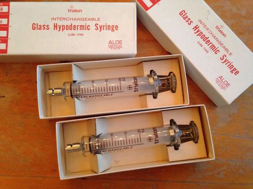 Lot Of 2 Vintage Glass Hypodermic Syringes 20cc w/ Frosted Plunger Trylon USA
