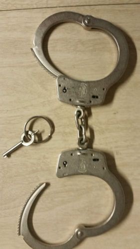 Vintage Smith &amp; Wesson 987885  Police Double Lock Handcuffs and Wishtle