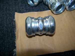 Compression Coupling 3/4&#034; Rain Tight for Conduit Type EMT 2DCP9 New
