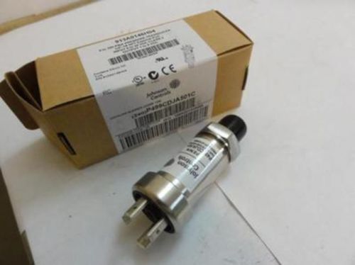 34853 New In Box, Johnson Controls P499CDJA501 Pressure Transducer 0-100 PSI