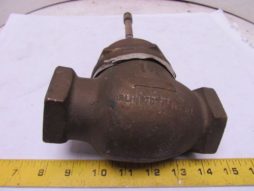 Honeywell v5011c 1326 1 ex 2 way 1-1/2&#034;npt globe stem down close valve brass for sale