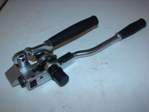 AXIS 21776 MOUNTING POLE STEEL BAND TENSIONER  **NNB**