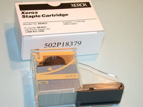BOX XEROX STAPLES 5 CARTRIDGES # 8R4023 - 25,000 STAPLES - 10 AVAILABLE