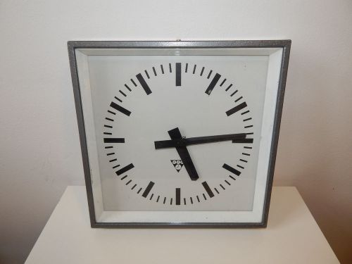 Stylish PRAGOTRON Vintage Metal Industrial Electrical Clock Factory 33x33cm