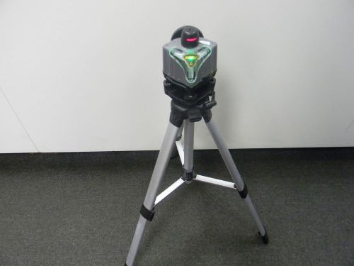 JOHNSON 40-0918 LASER LEVEL WITH TRIPOD AND CASE