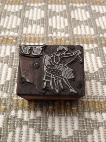 VINTAGE LETTERPRESS | WOMAN SEWING CLOTHES | PRINT BLOCK